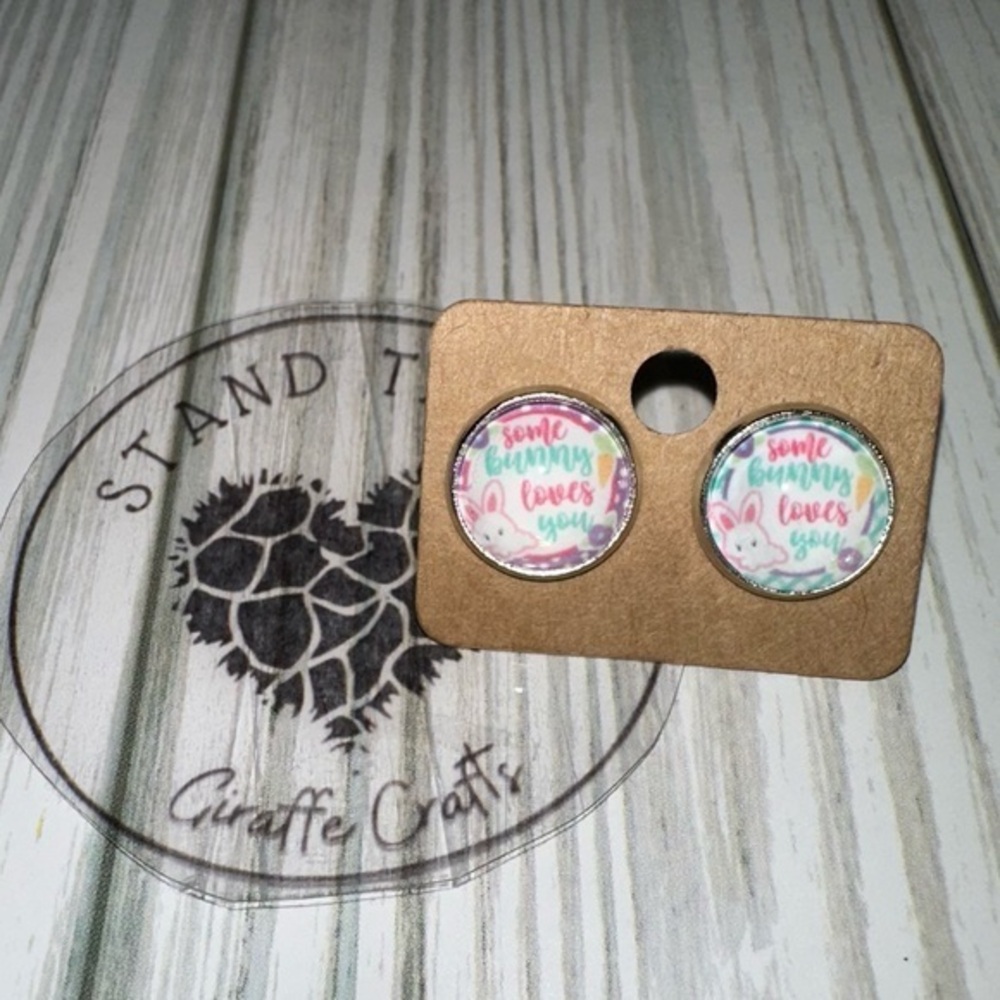 “Some bunny loves you” 12mm earring set new